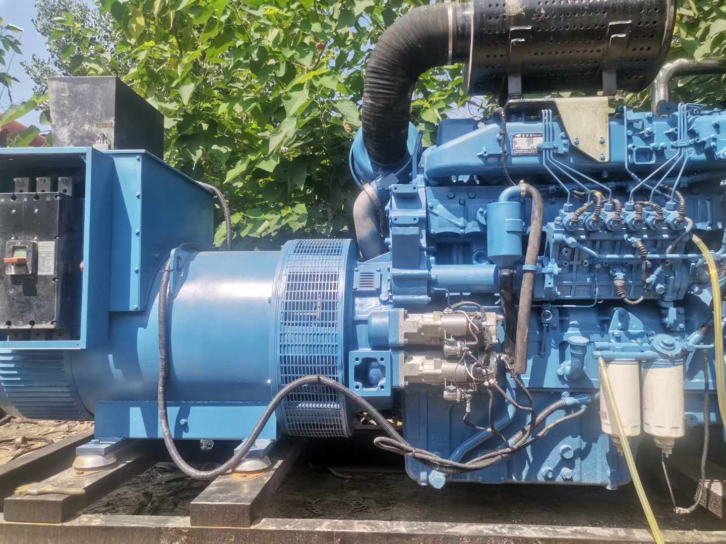 汝南详细说明降低 800kW 柴油发电机输出电流波动的方法